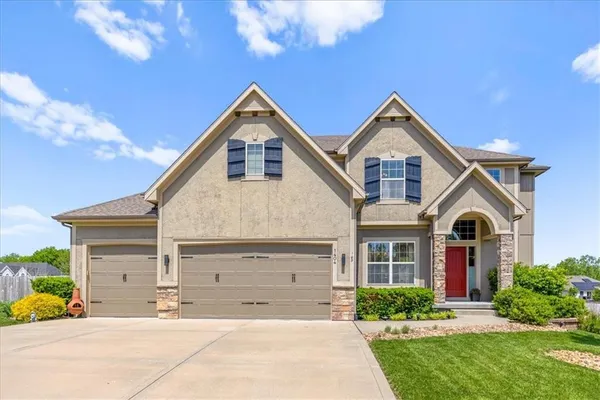 $565,000 | 1404 Southwest 41st Circle, Lee's Summit, MO 64082