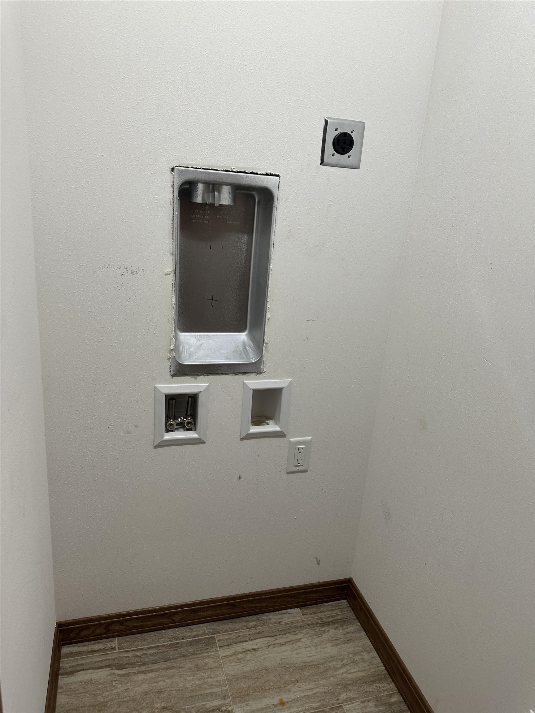 325 West Maple Avenue Beaver Dam, WI 53916 - Photo 13 of 19