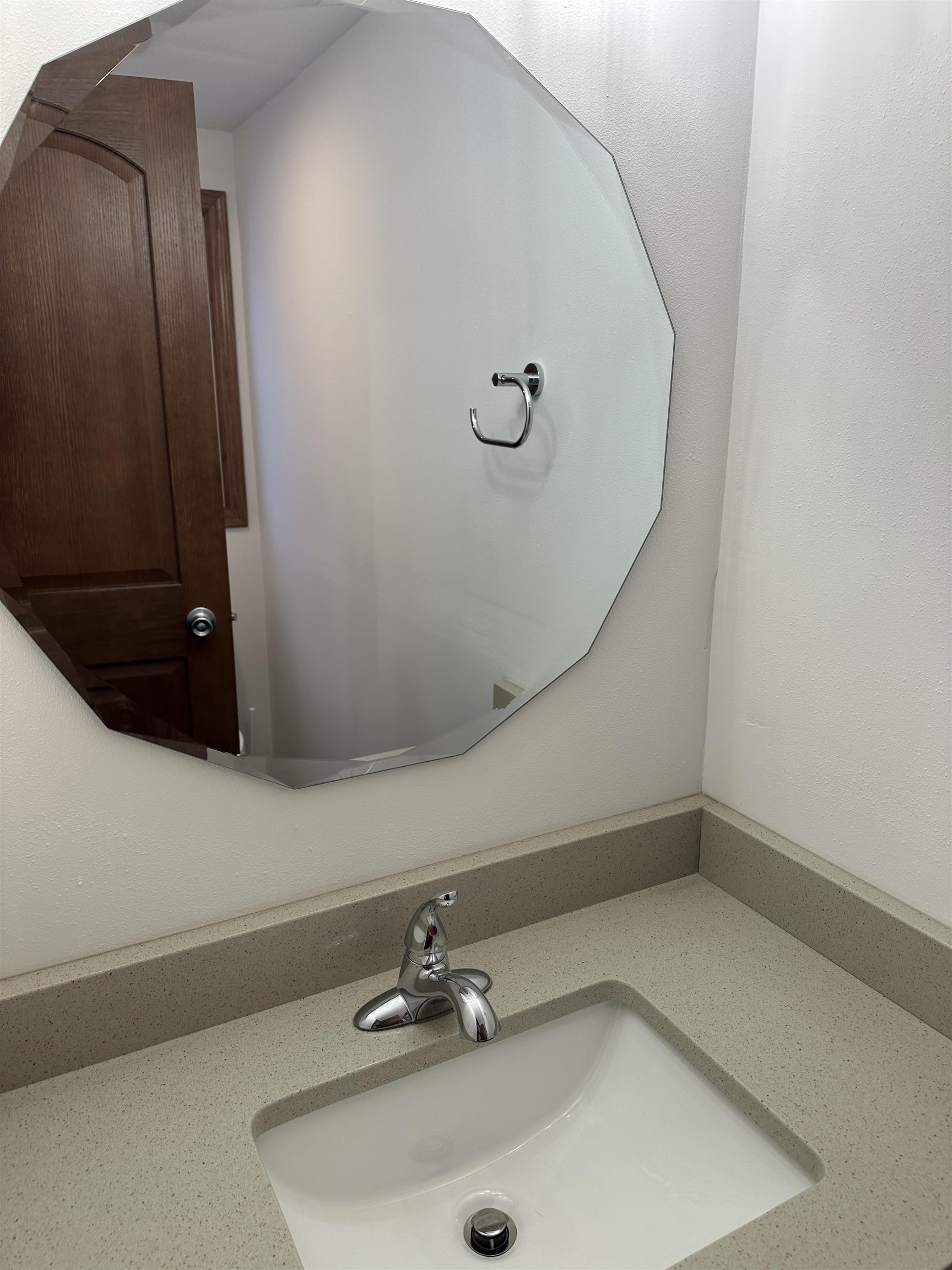 325 West Maple Avenue Beaver Dam, WI 53916 - Photo 8 of 19