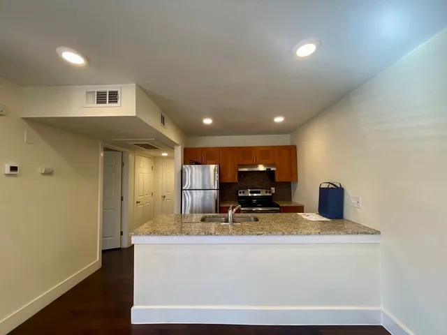 $1,195 | 909 Reinli Street, Unit 124, Austin, TX 78751