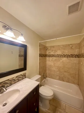 $1,195 | 909 Reinli Street, Unit 124, Austin, TX 78751