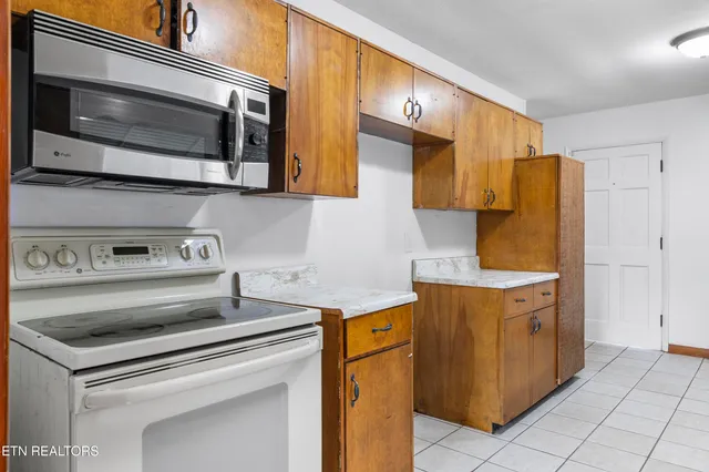 $298,500 | 328 Edgewood Drive, La Follette, TN 37766