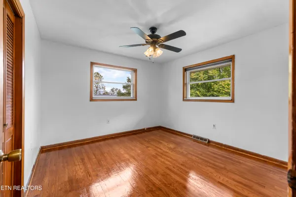 $298,500 | 328 Edgewood Drive, La Follette, TN 37766