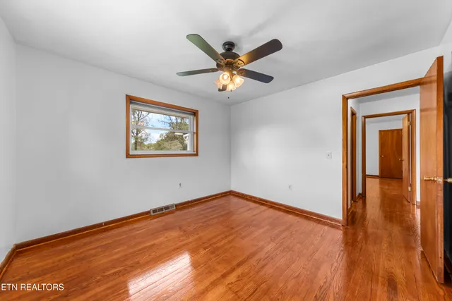 $298,500 | 328 Edgewood Drive, La Follette, TN 37766