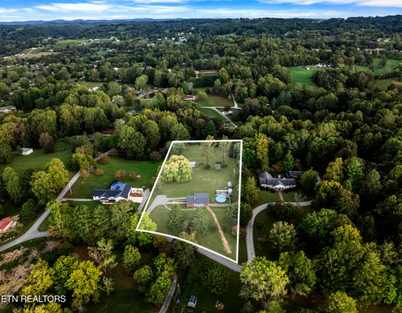 $298,500 | 328 Edgewood Drive, La Follette, TN 37766