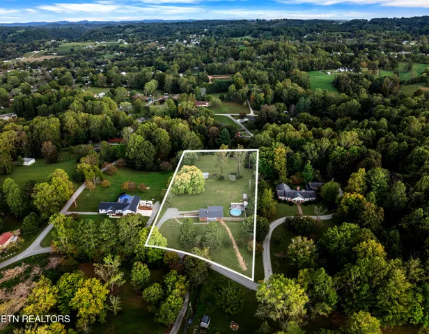 $298,500 | 328 Edgewood Drive, La Follette, TN 37766