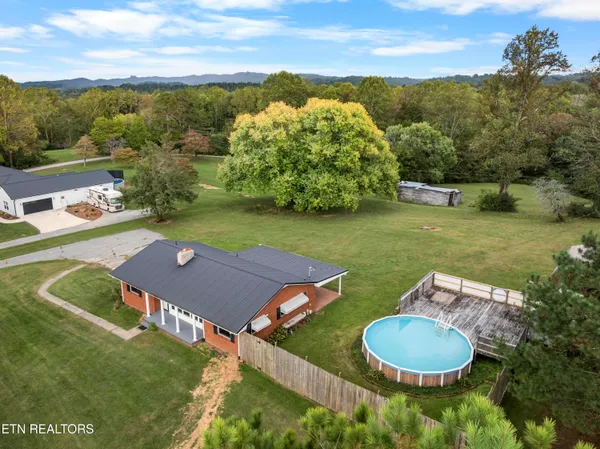 $298,500 | 328 Edgewood Drive, La Follette, TN 37766