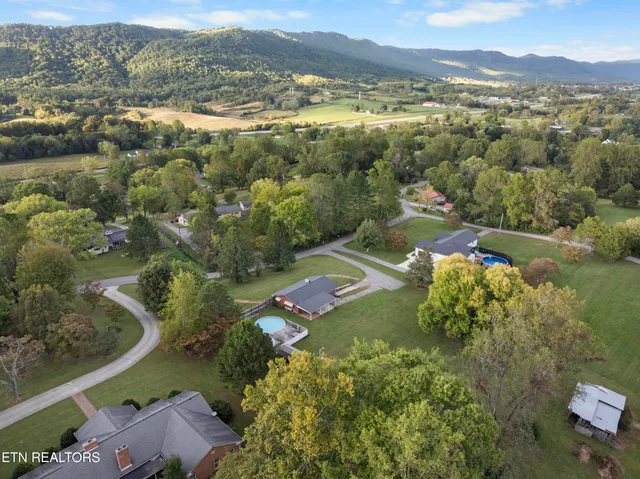 $298,500 | 328 Edgewood Drive, La Follette, TN 37766