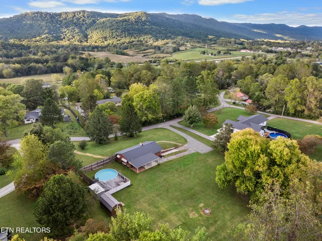 $298,500 | 328 Edgewood Drive, La Follette, TN 37766