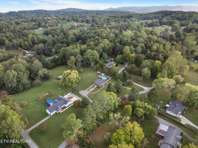 $298,500 | 328 Edgewood Drive, La Follette, TN 37766