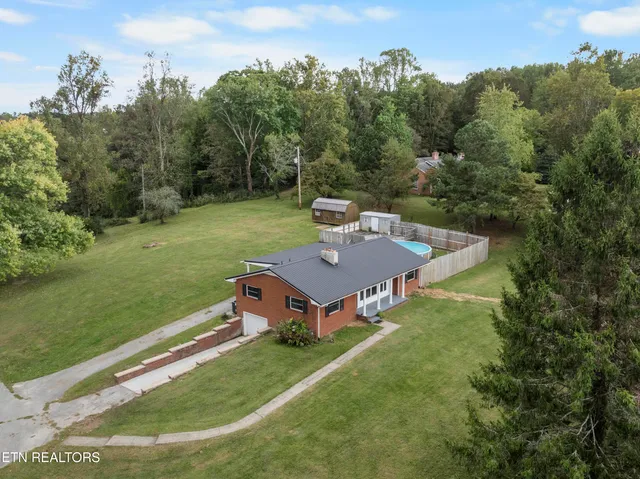 $298,500 | 328 Edgewood Drive, La Follette, TN 37766