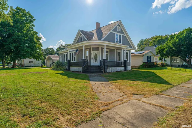 $220,000 | 929 Decatur Street, Lincoln, IL 62656