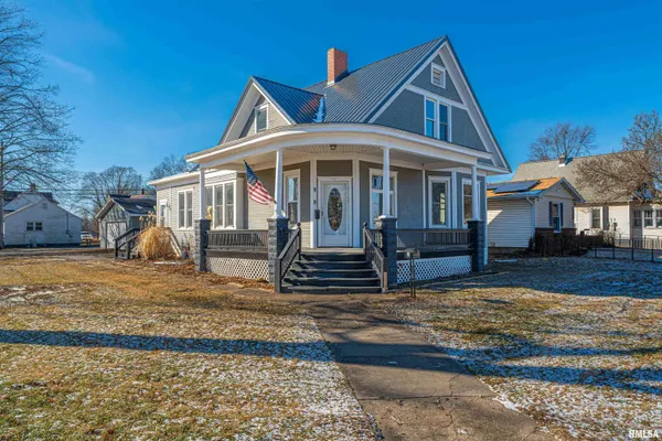 $215,000 | 929 Decatur Street, Lincoln, IL 62656