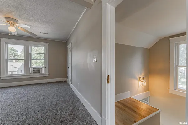 $215,000 | 929 Decatur Street, Lincoln, IL 62656
