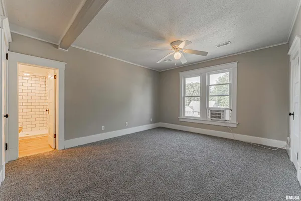 $215,000 | 929 Decatur Street, Lincoln, IL 62656