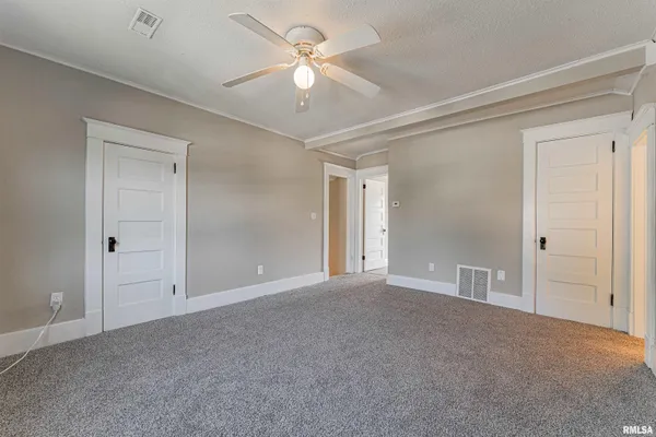$215,000 | 929 Decatur Street, Lincoln, IL 62656