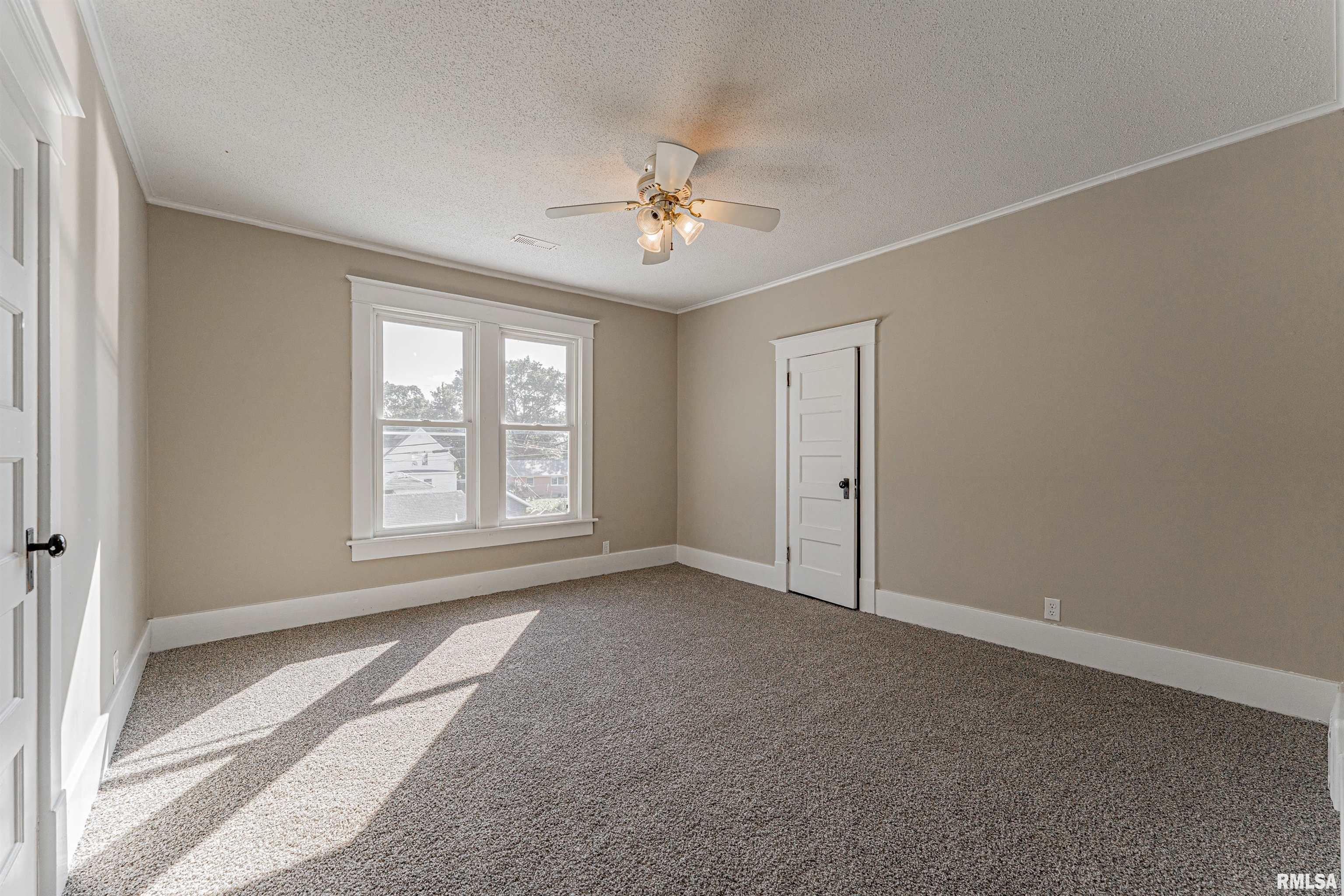 929 Decatur Street Lincoln, IL 62656 - Photo 23 of 28