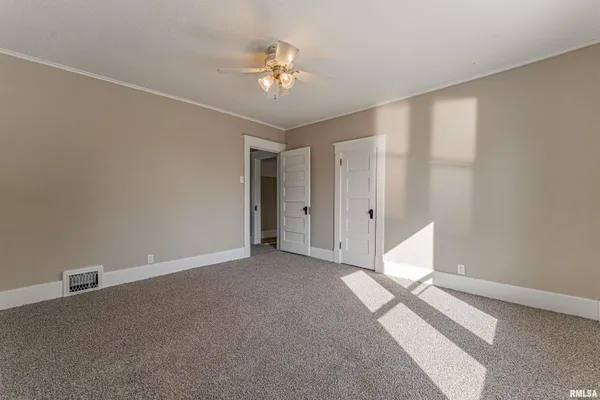 $215,000 | 929 Decatur Street, Lincoln, IL 62656