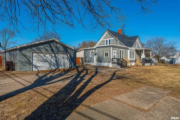 $215,000 | 929 Decatur Street, Lincoln, IL 62656