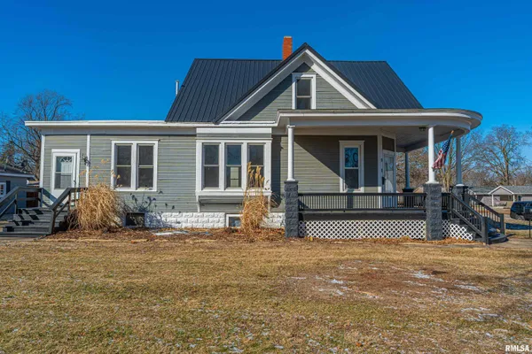 $215,000 | 929 Decatur Street, Lincoln, IL 62656