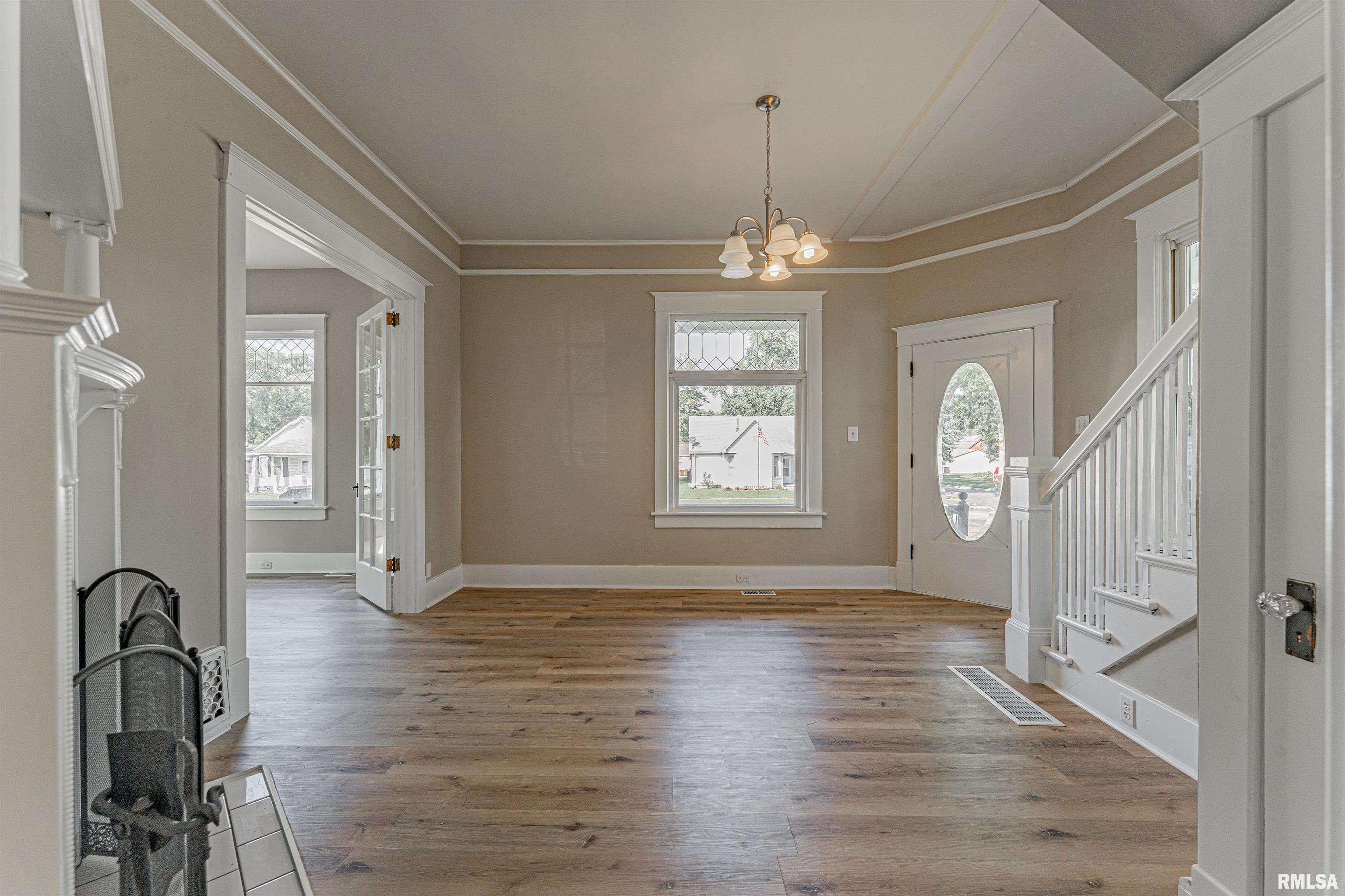 929 Decatur Street Lincoln, IL 62656 - Photo 4 of 29