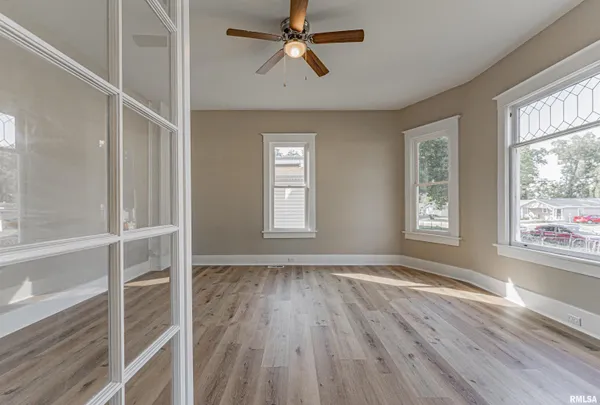 $215,000 | 929 Decatur Street, Lincoln, IL 62656