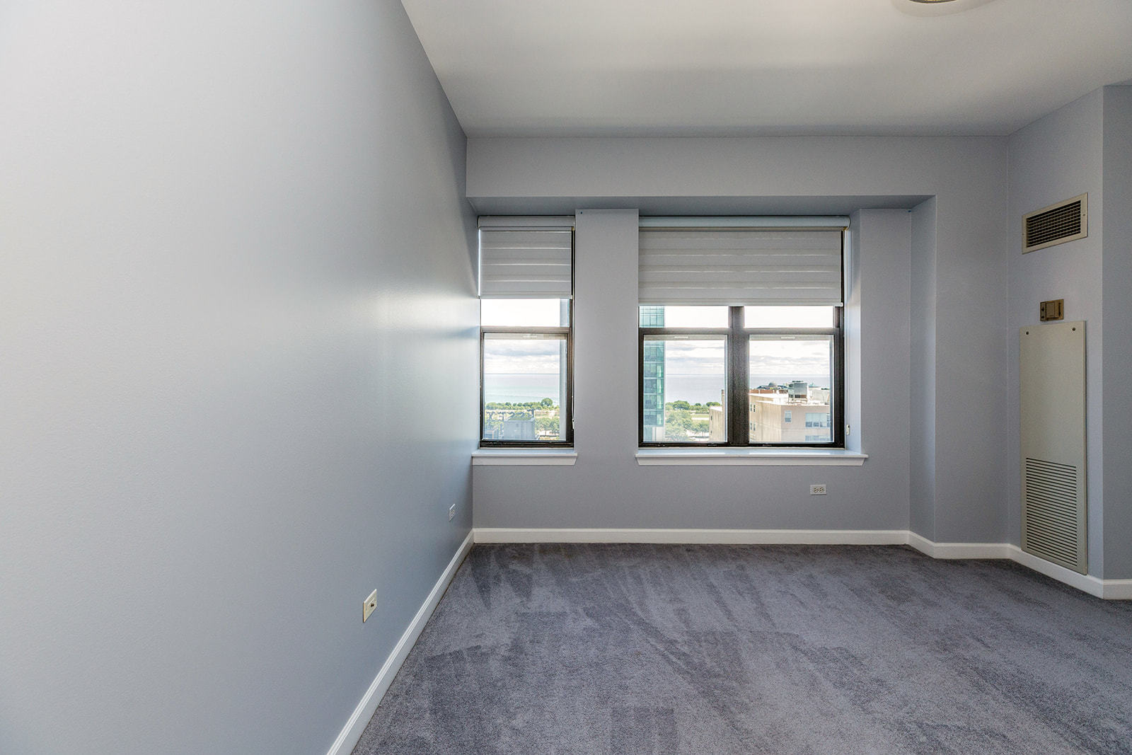 41 East 8th Street, Unit 1902 Chicago, IL 60605 - Photo 11 of 33
