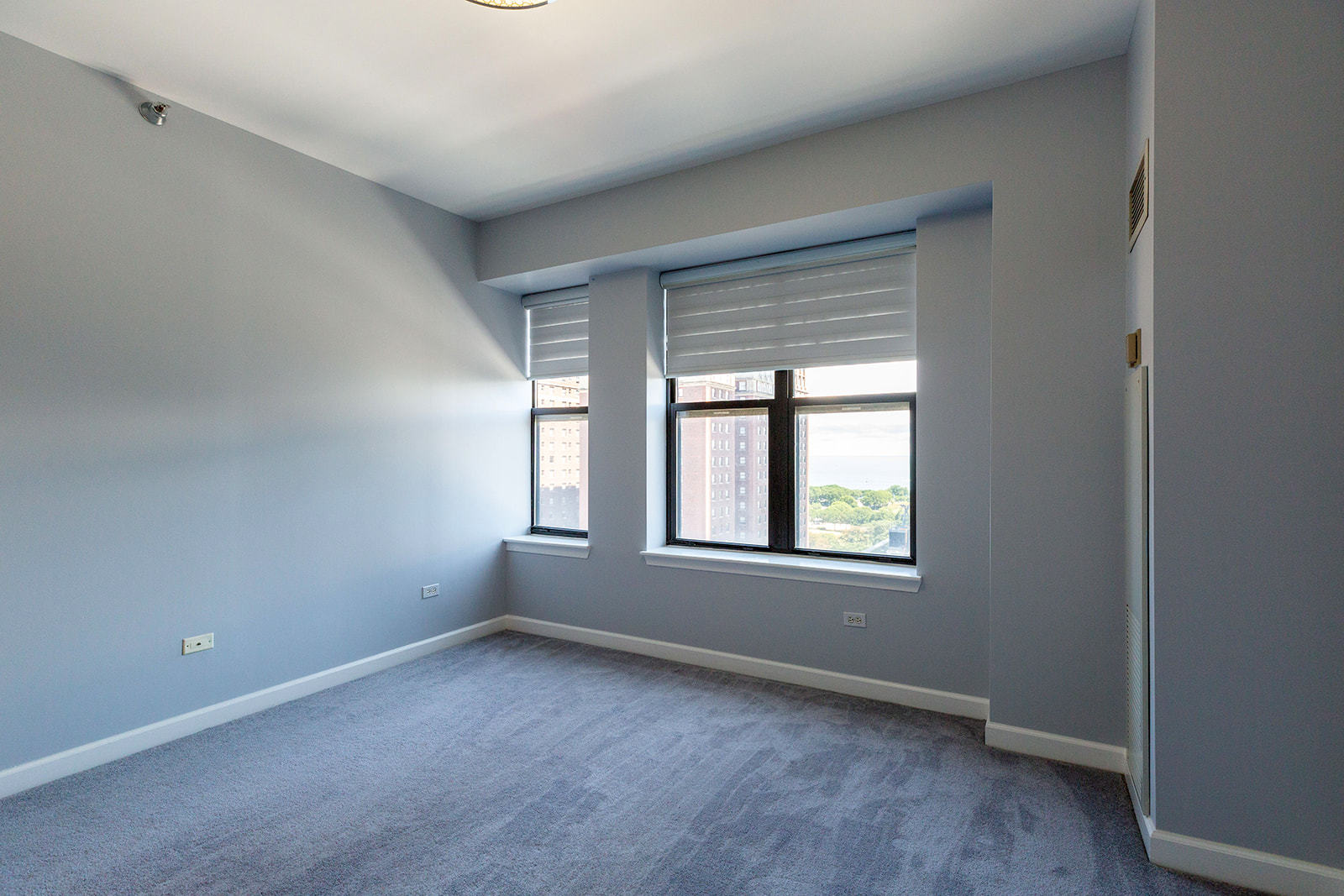 41 East 8th Street, Unit 1902 Chicago, IL 60605 - Photo 12 of 33