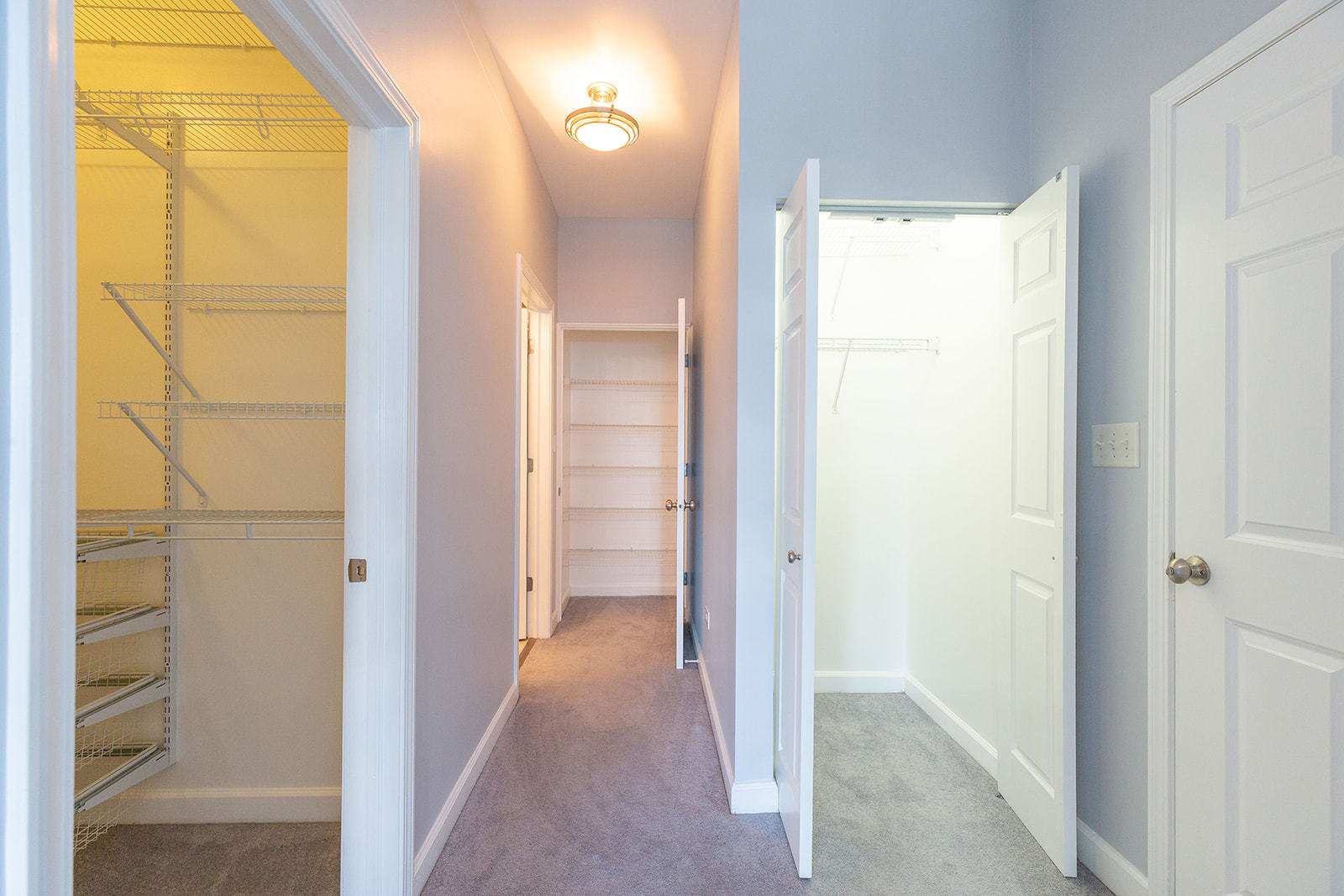 41 East 8th Street, Unit 1902 Chicago, IL 60605 - Photo 14 of 33