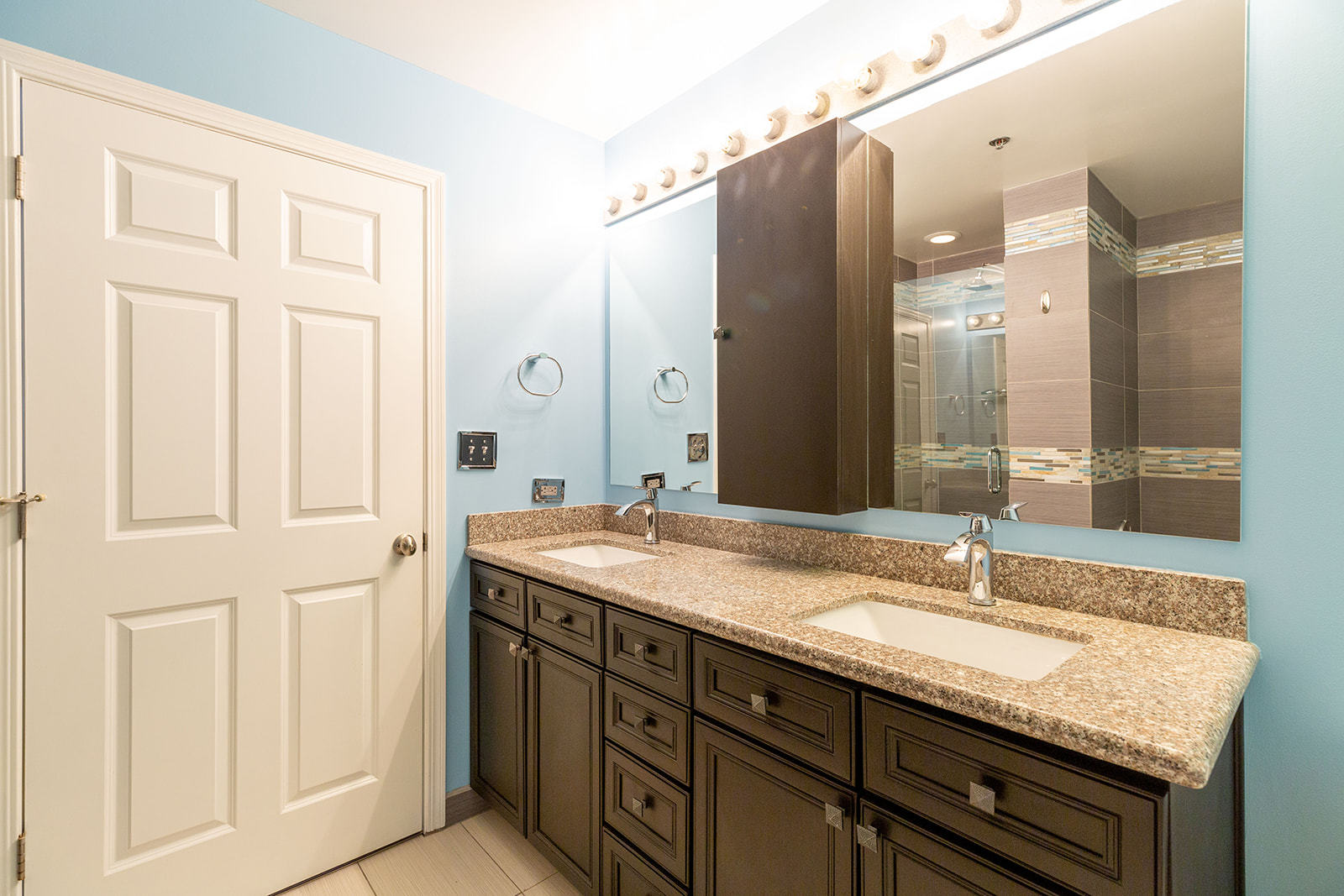 41 East 8th Street, Unit 1902 Chicago, IL 60605 - Photo 17 of 33