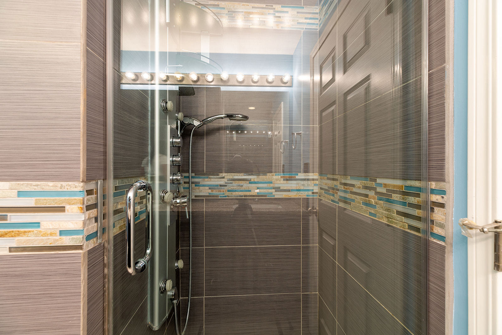 41 East 8th Street, Unit 1902 Chicago, IL 60605 - Photo 19 of 33