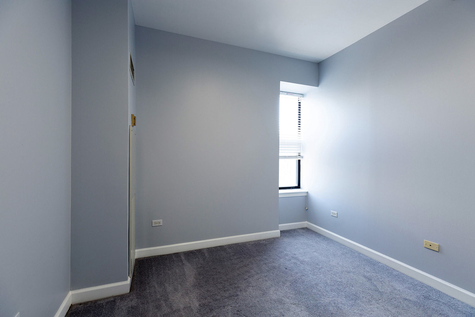 41 East 8th Street, Unit 1902 Chicago, IL 60605 - Photo 21 of 33