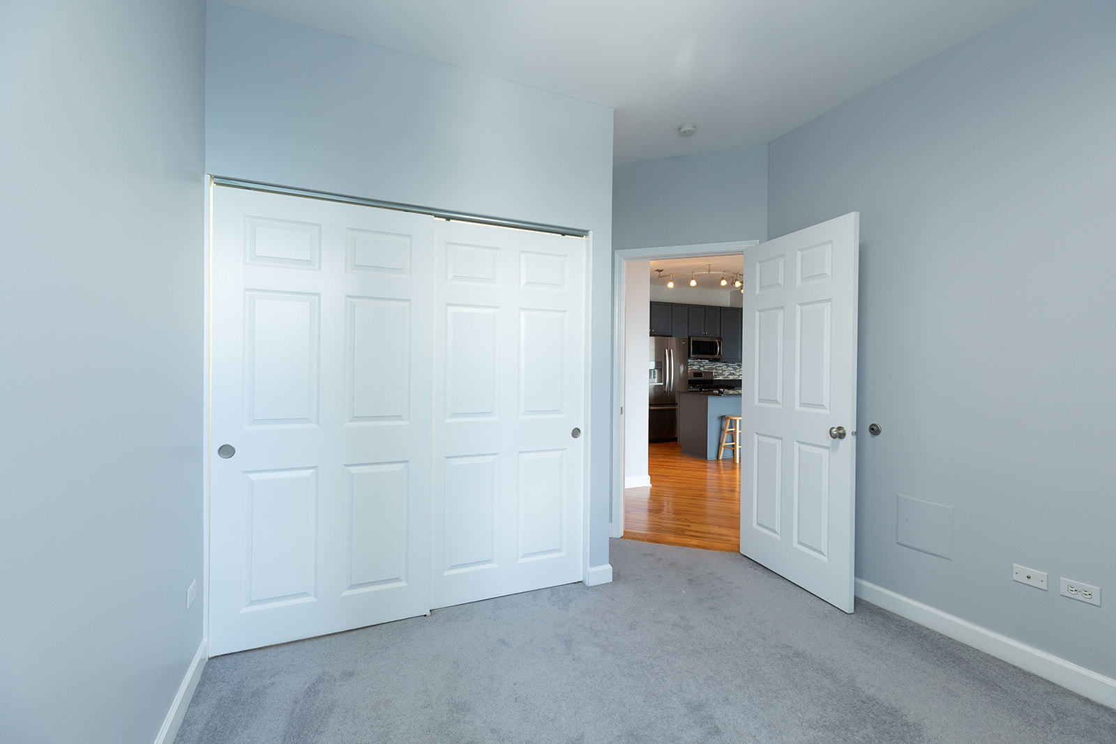 41 East 8th Street, Unit 1902 Chicago, IL 60605 - Photo 22 of 33
