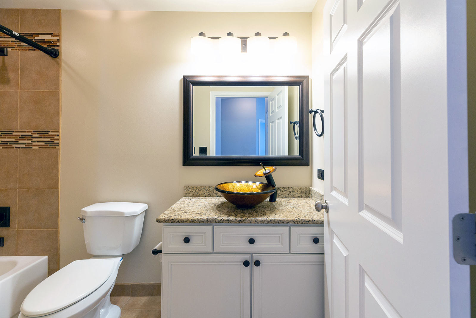 41 East 8th Street, Unit 1902 Chicago, IL 60605 - Photo 23 of 33