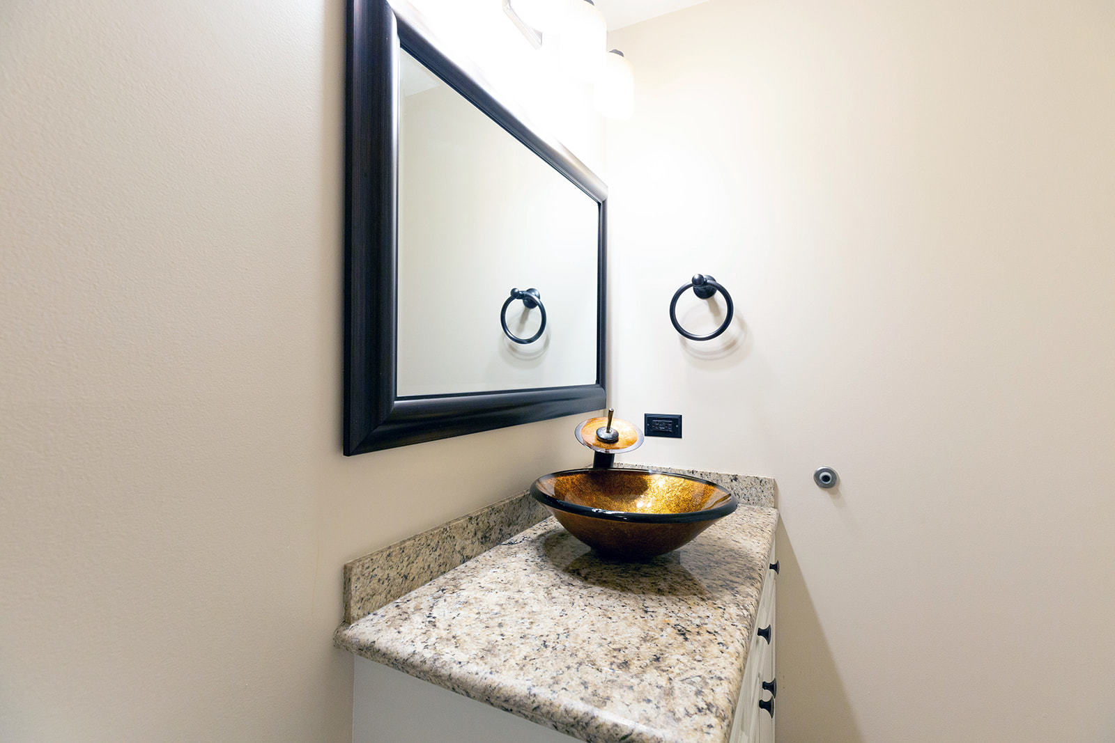 41 East 8th Street, Unit 1902 Chicago, IL 60605 - Photo 24 of 33