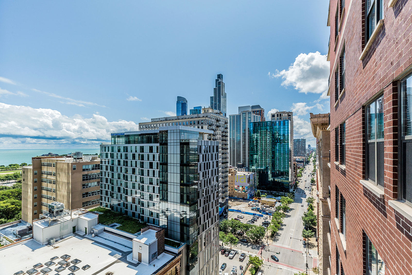 41 East 8th Street, Unit 1902 Chicago, IL 60605 - Photo 27 of 33