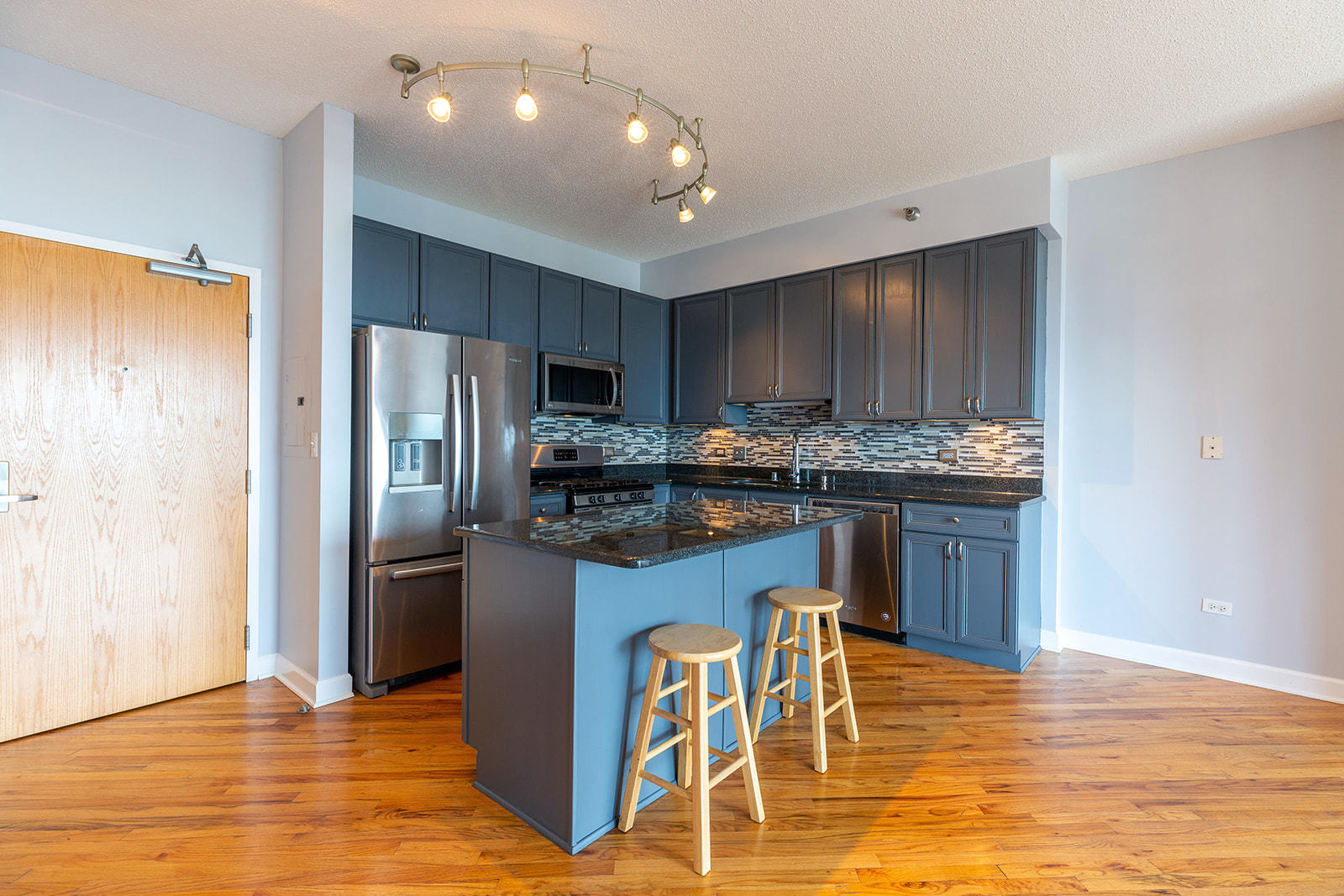 41 East 8th Street, Unit 1902 Chicago, IL 60605 - Photo 7 of 33