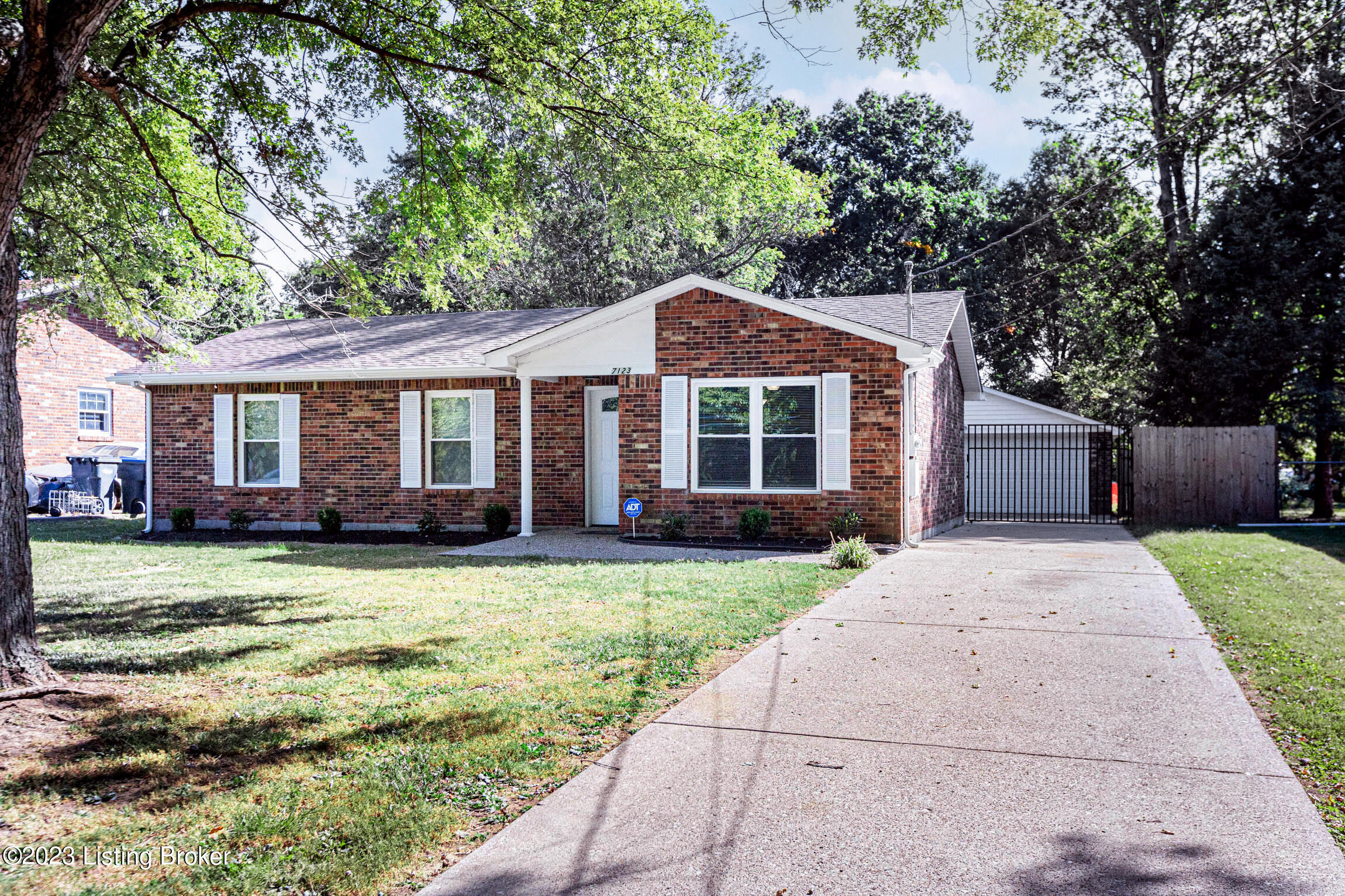 7123 Cane Run Road Louisville, KY 40258 - Photo 3 of 29 House_7002