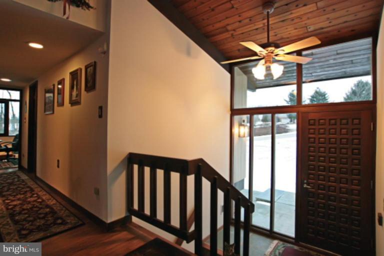 17111 Hunter Green Road Upperco, MD 21155 - Photo 14 of 30 Entrance / Foyer