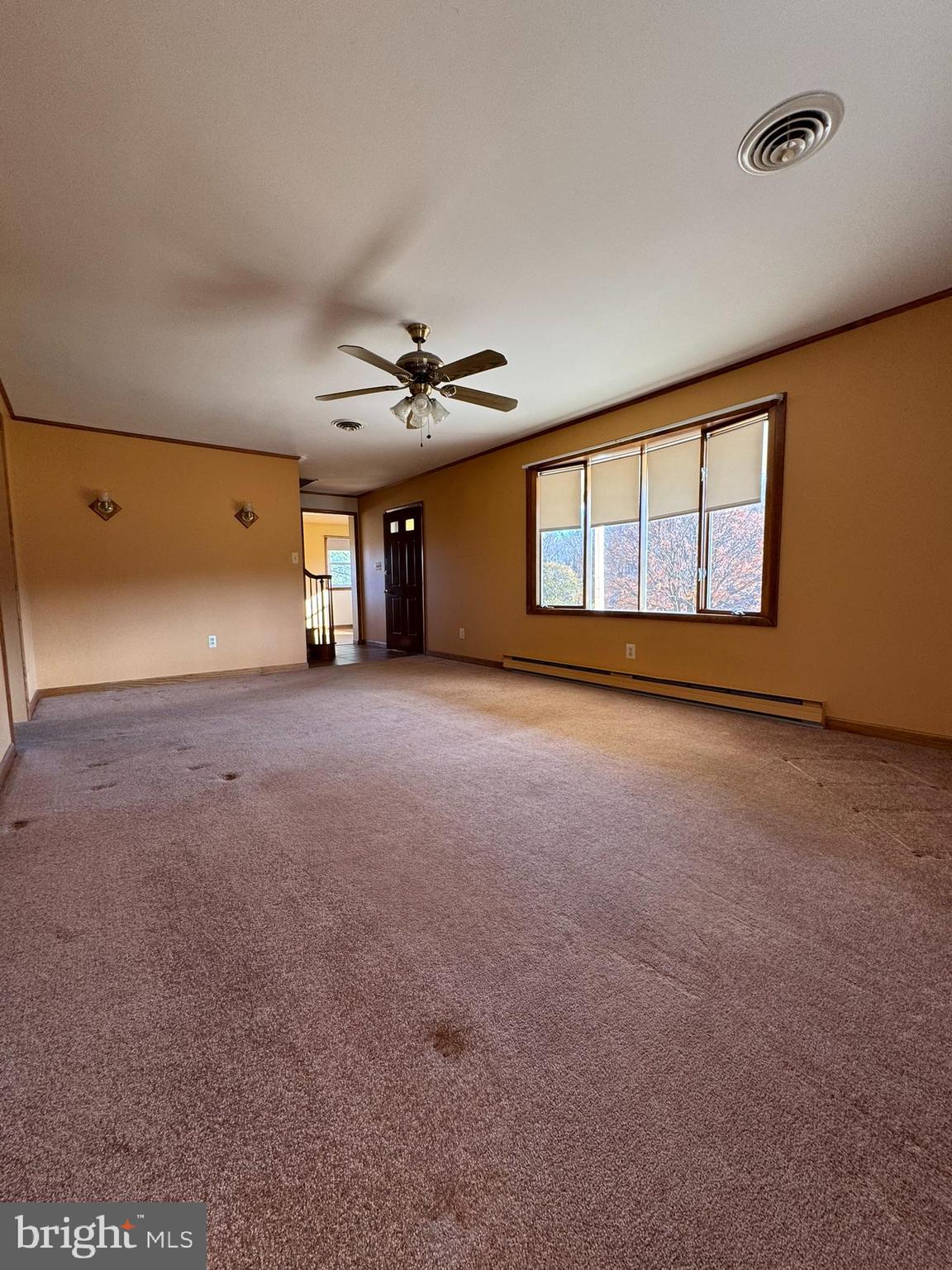 1024 Taylor Road Street, MD 21154 - Photo 3 of 31 Living room