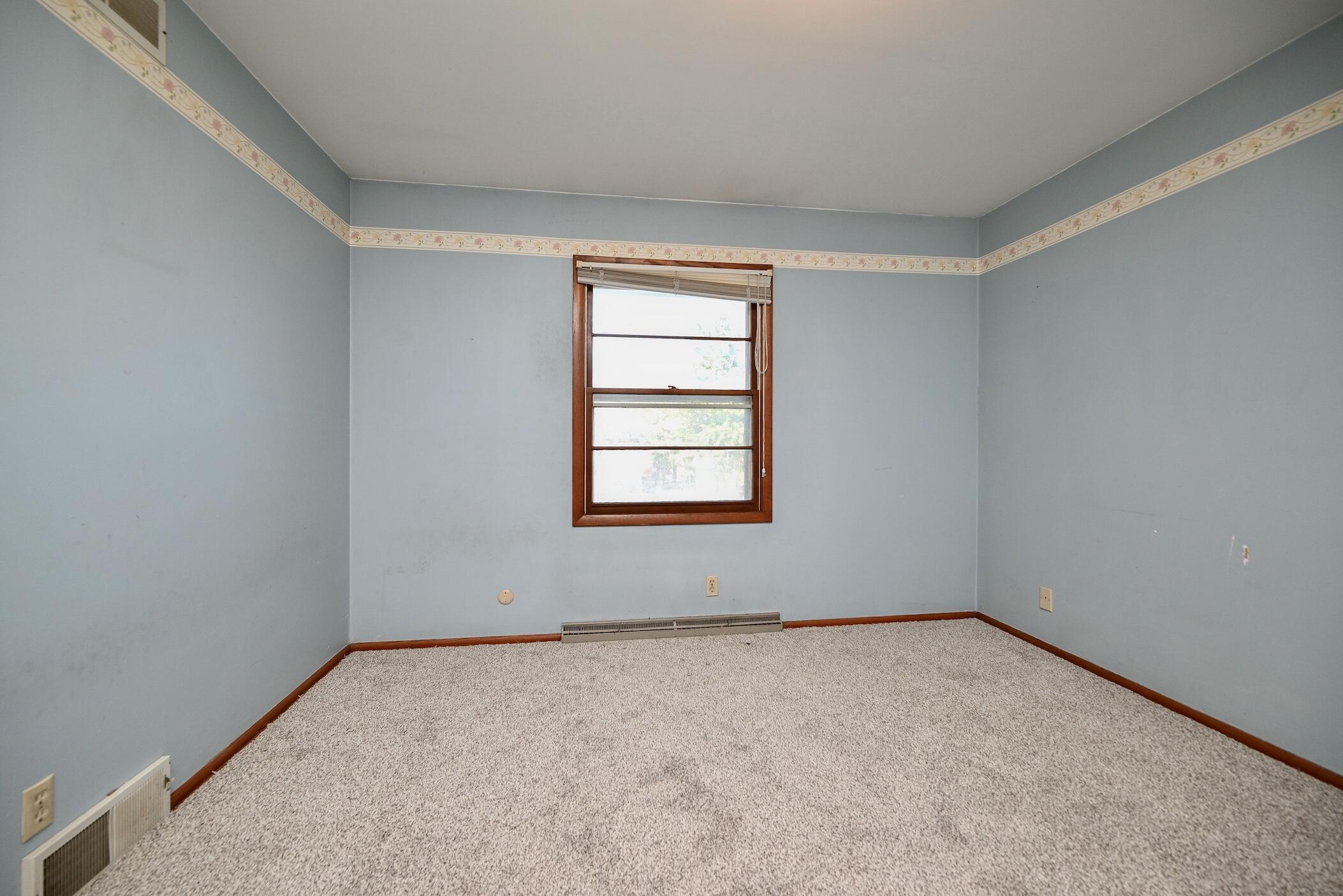 1659 Edgewood Road Winona, MN 55987 - Photo 15 of 21 15 Bedroom Two I
