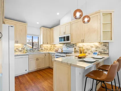 $1,495,000 | 863 Agate Street, Unit 4, San Diego, CA 92109