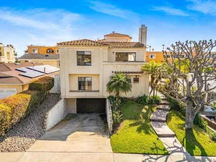 $1,495,000 | 863 Agate Street, Unit 4, San Diego, CA 92109