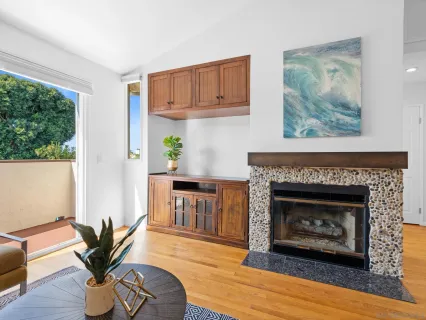 $1,495,000 | 863 Agate Street, Unit 4, San Diego, CA 92109