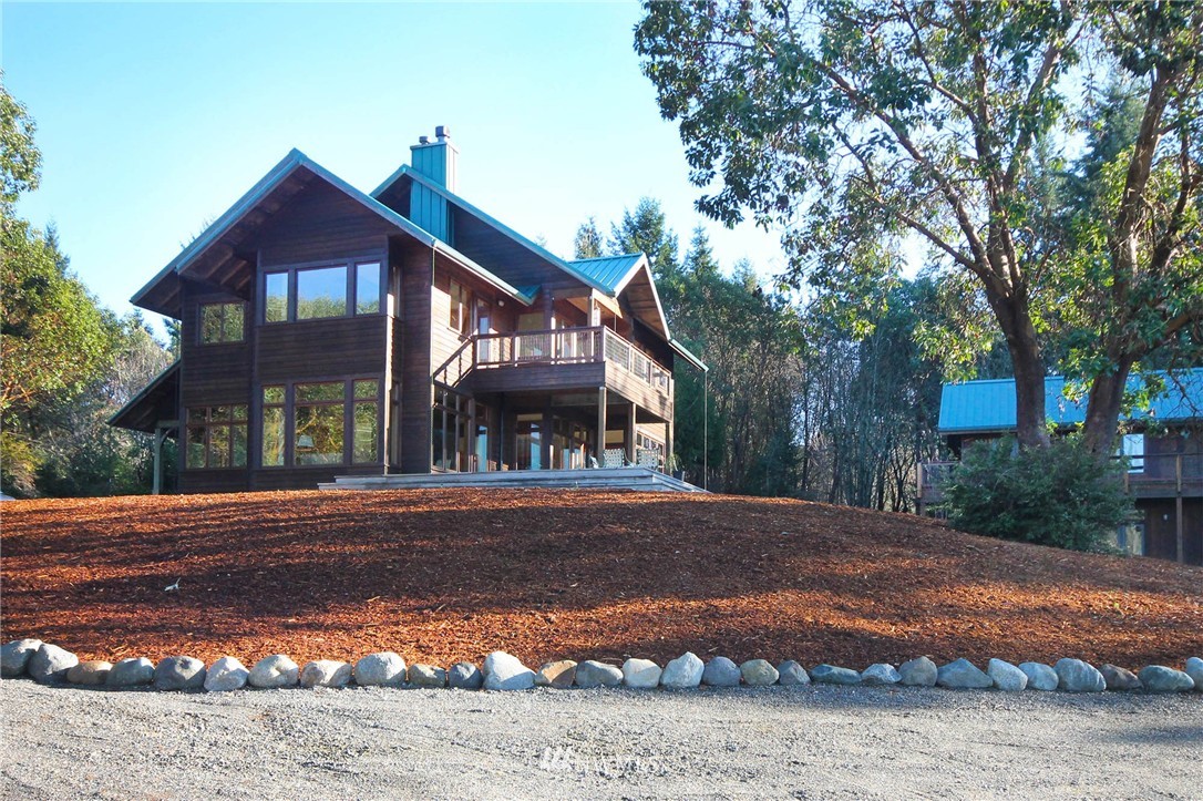 18826 Robinwood Road Southwest Vashon, WA 98070 - Photo 1 of 25 Gallery Image 1