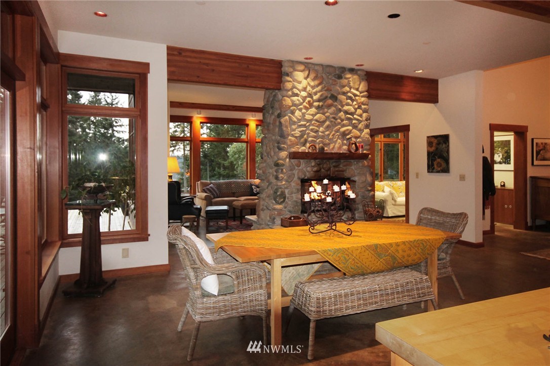18826 Robinwood Road Southwest Vashon, WA 98070 - Photo 11 of 25 Gallery Image 11