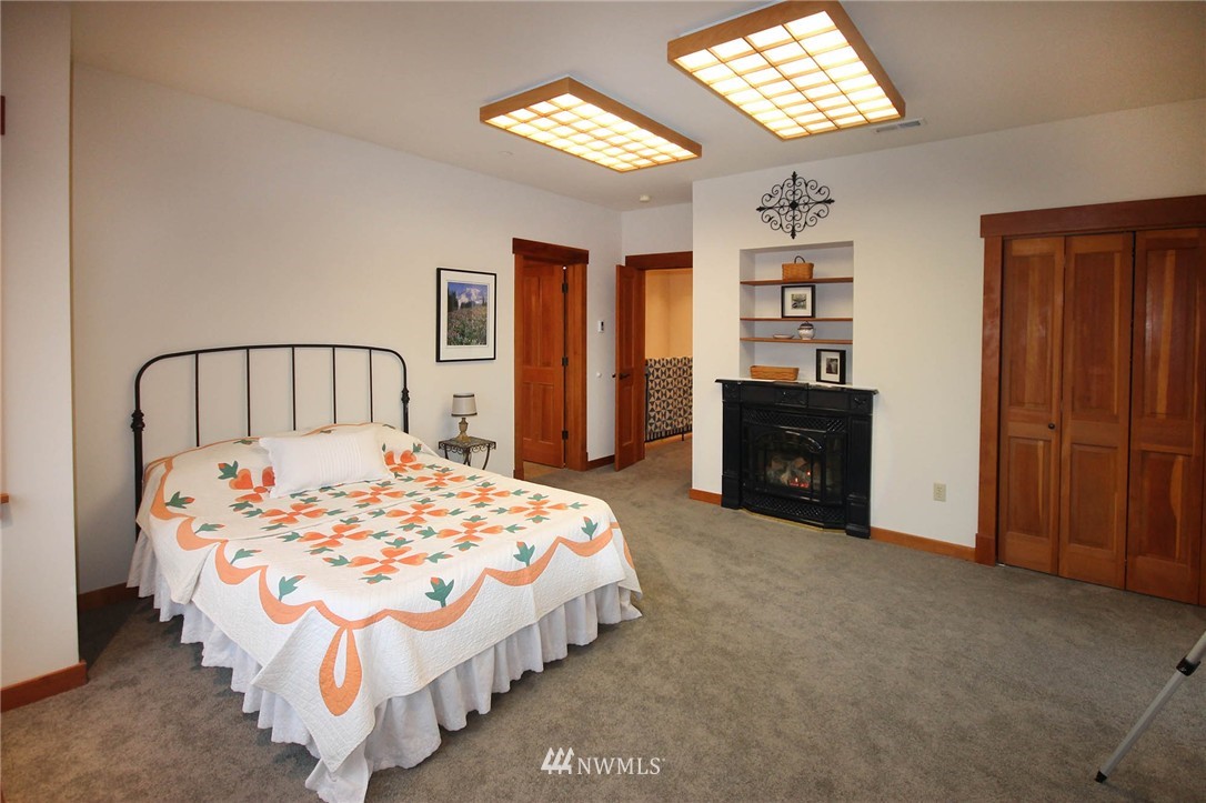 18826 Robinwood Road Southwest Vashon, WA 98070 - Photo 16 of 25 Gallery Image 16