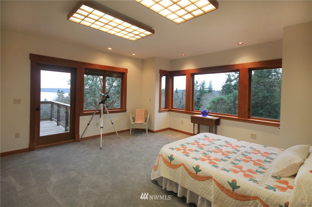 18826 Robinwood Road Southwest Vashon, WA 98070 - Photo 17 of 25 Gallery Image 17