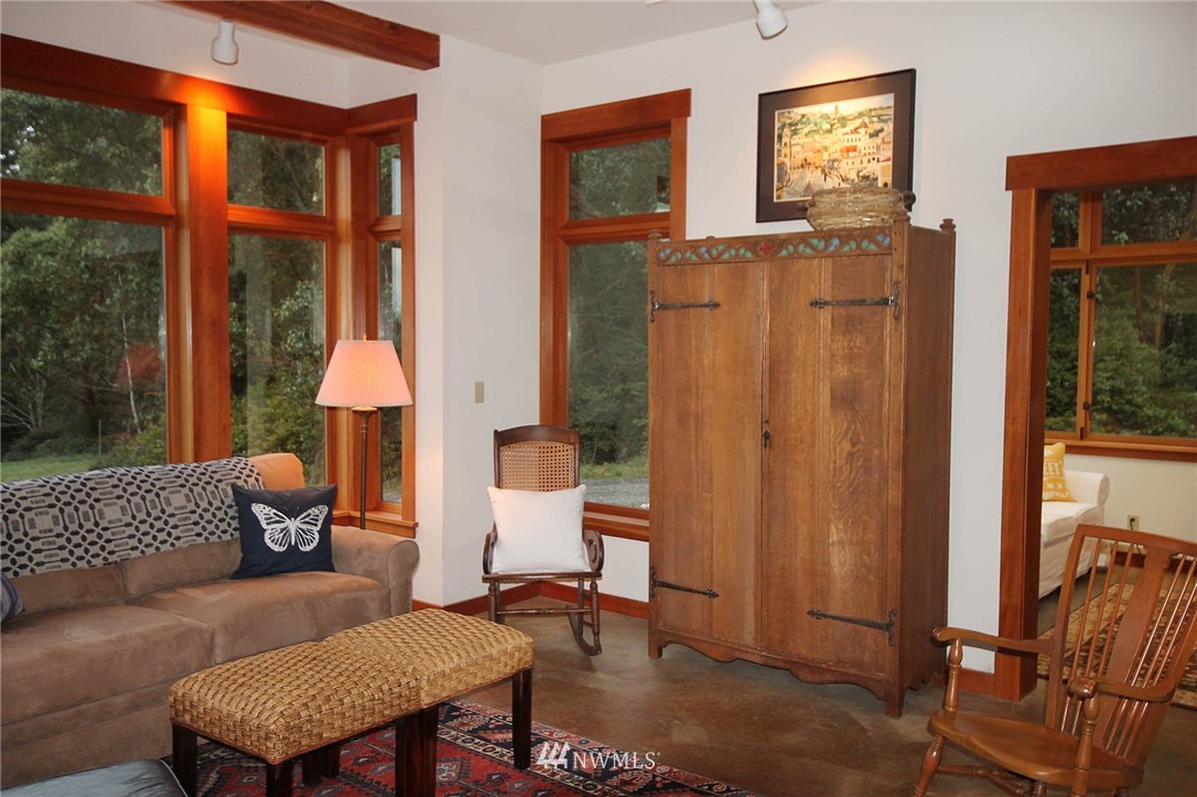 18826 Robinwood Road Southwest Vashon, WA 98070 - Photo 7 of 25 Gallery Image 7