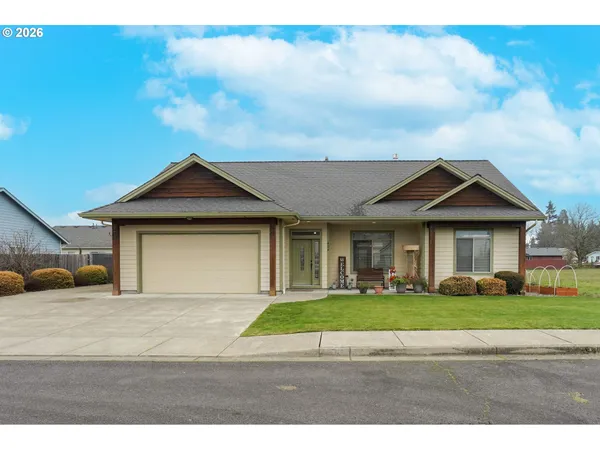$479,900 | 424 13th Street, Aumsville, OR 97325